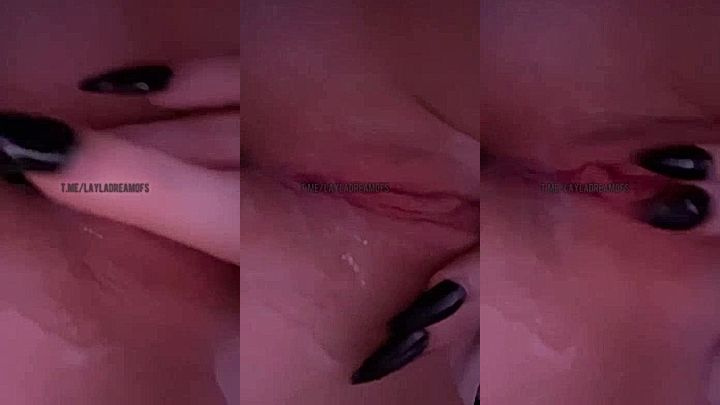 Layla Dream fingering her wet pussy leaked video