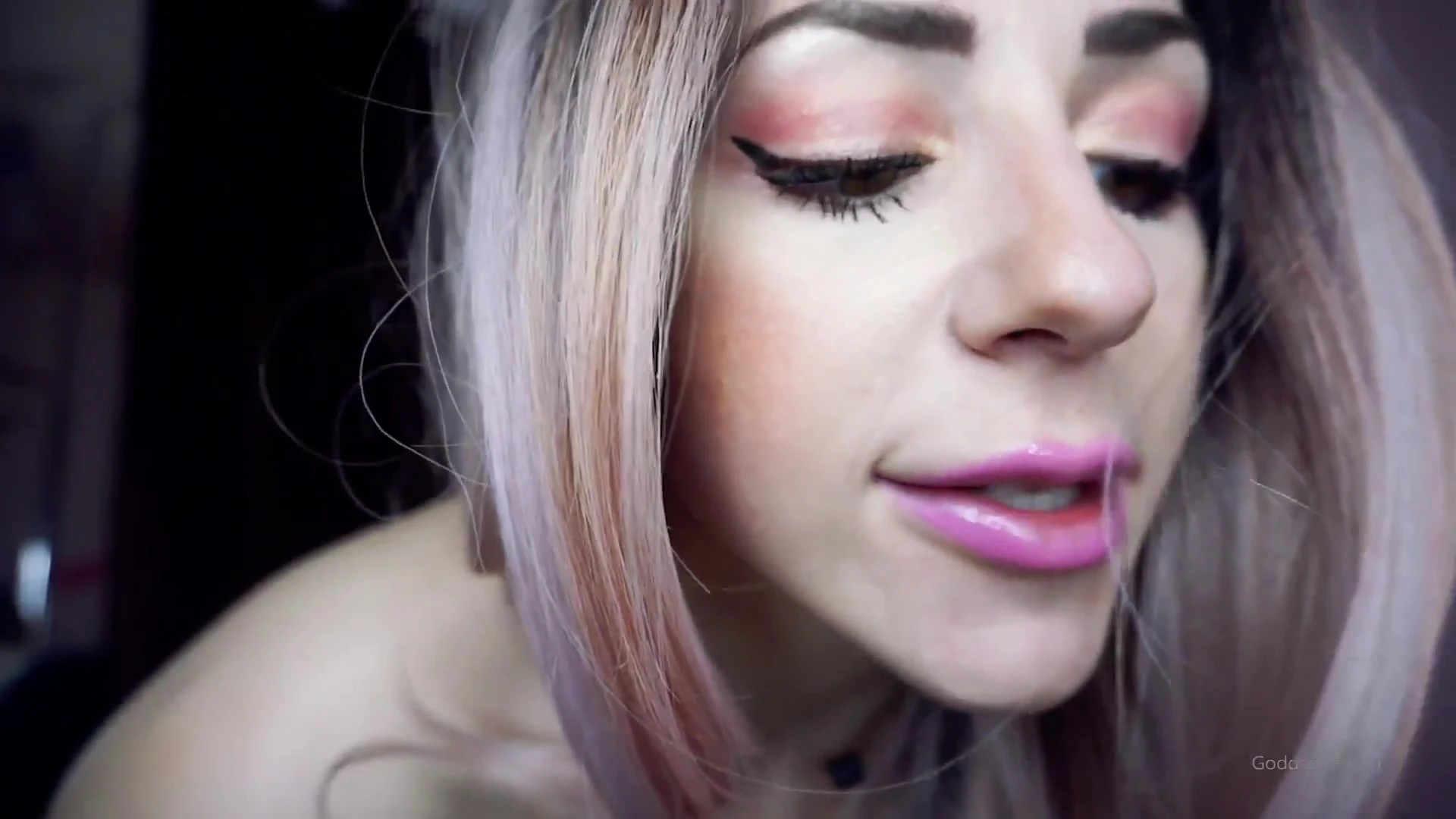 hot freaky bad bitch Mama Fiona gags on brother huge cock in her bedroom