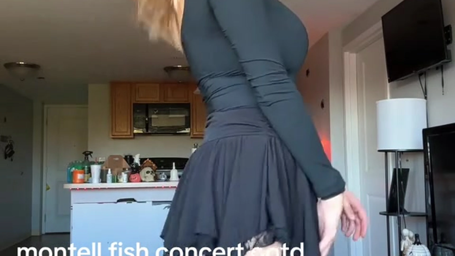 naughty girl in upskirt Lynntoria twerks her juicy ass leaked onlyfans