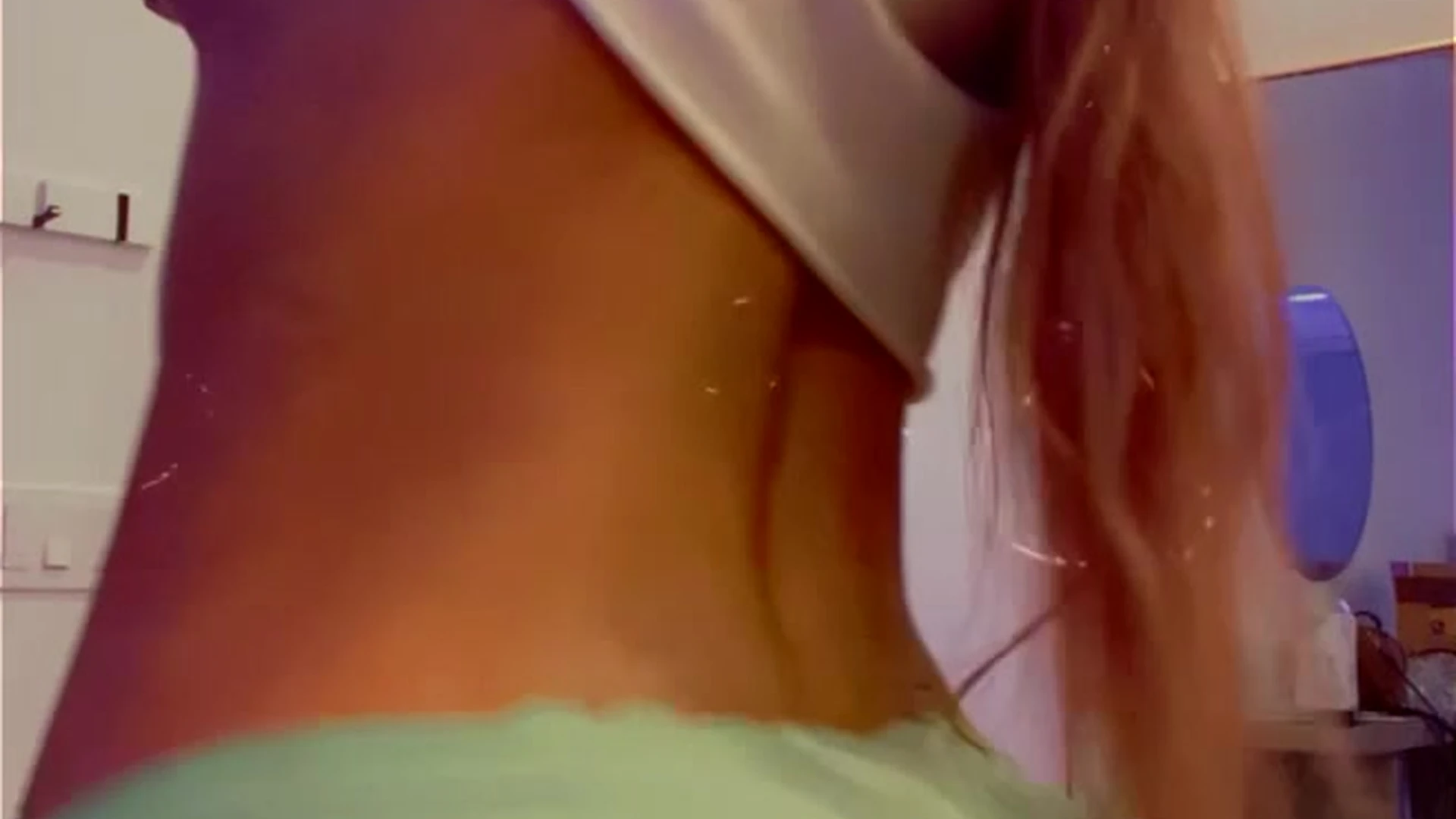 Molly Eskam’s sensual body tease video got leaked