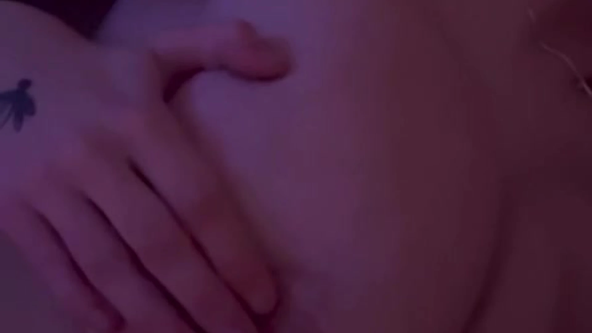 sexy babe Lynntoria no bra just boobs on bed and naughty intentions leaked onlyfans