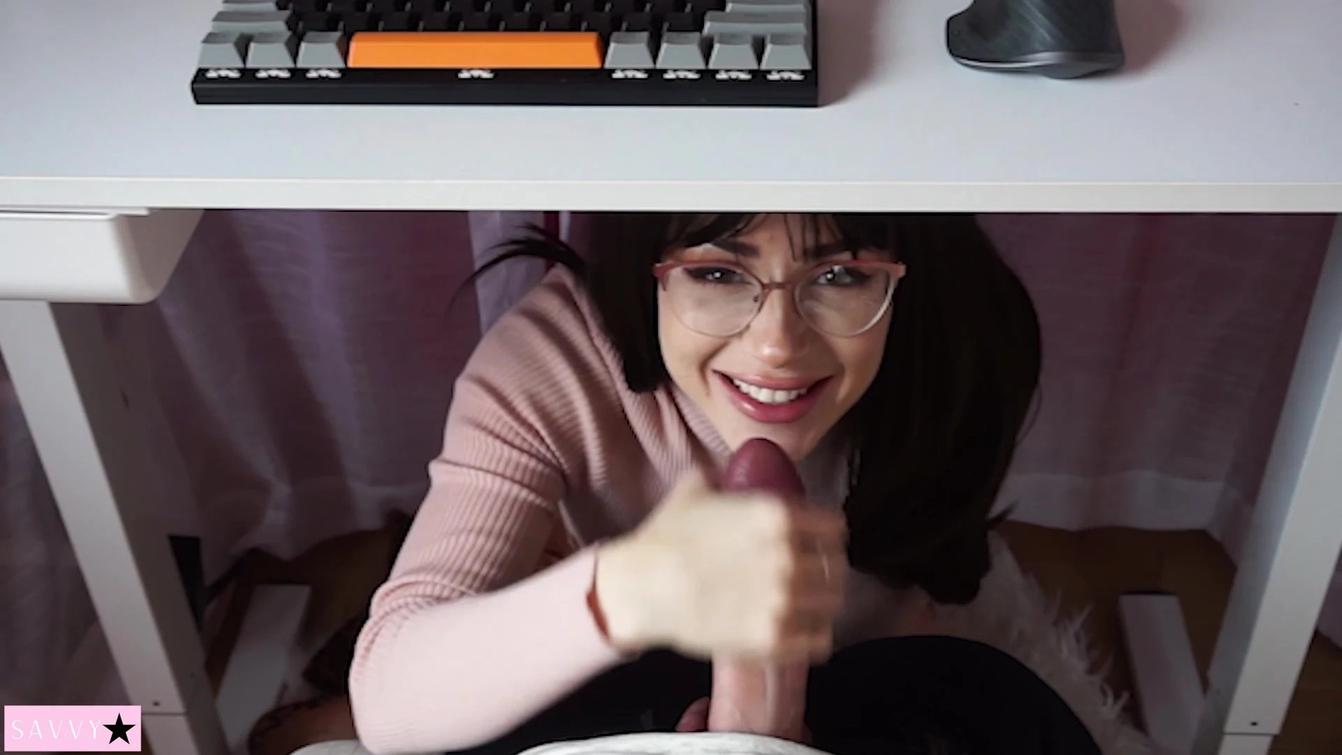 glasses onlyfans model Mama Fiona sucks big cock like a slut