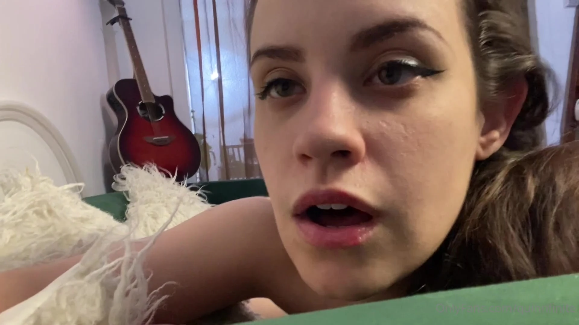 filty slut QuinnFinite slowly rubs her hairy pussy to make you hard