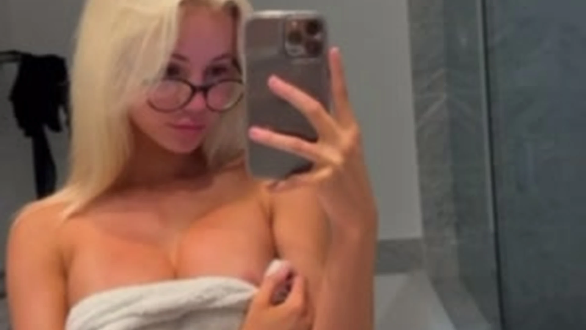 bratty girl Kt Lordahl flashes her tits on cam just for you