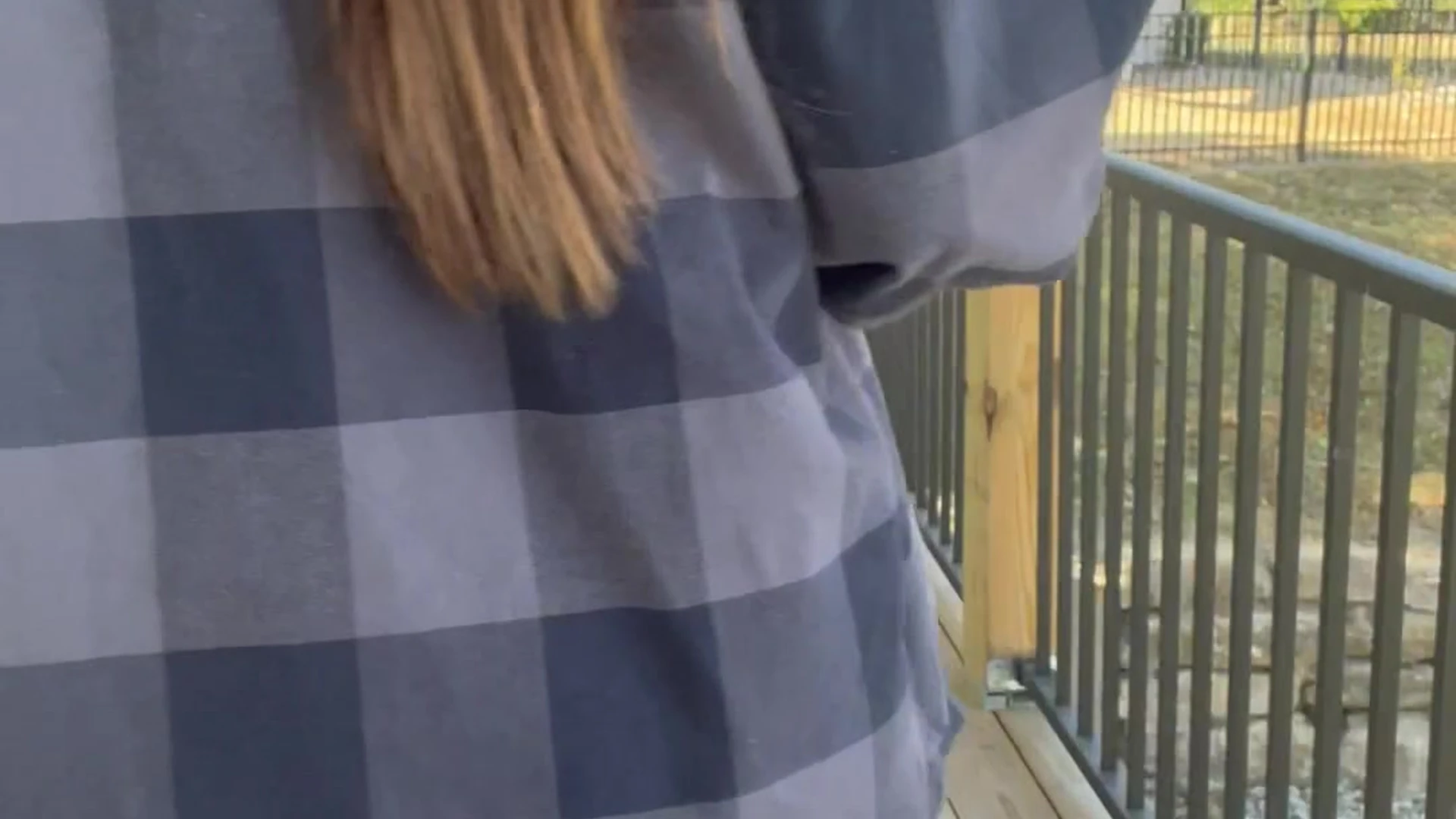 hot baddie Oakley Rae flashes her tits amd run