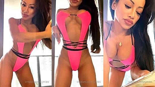 wild nasty onlyfans model CJ Miles shows of her sexy body to cams