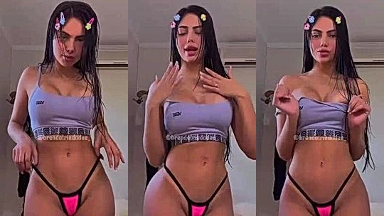 naughty onlyfans model Brenda Trindade undress and shakes her big booty