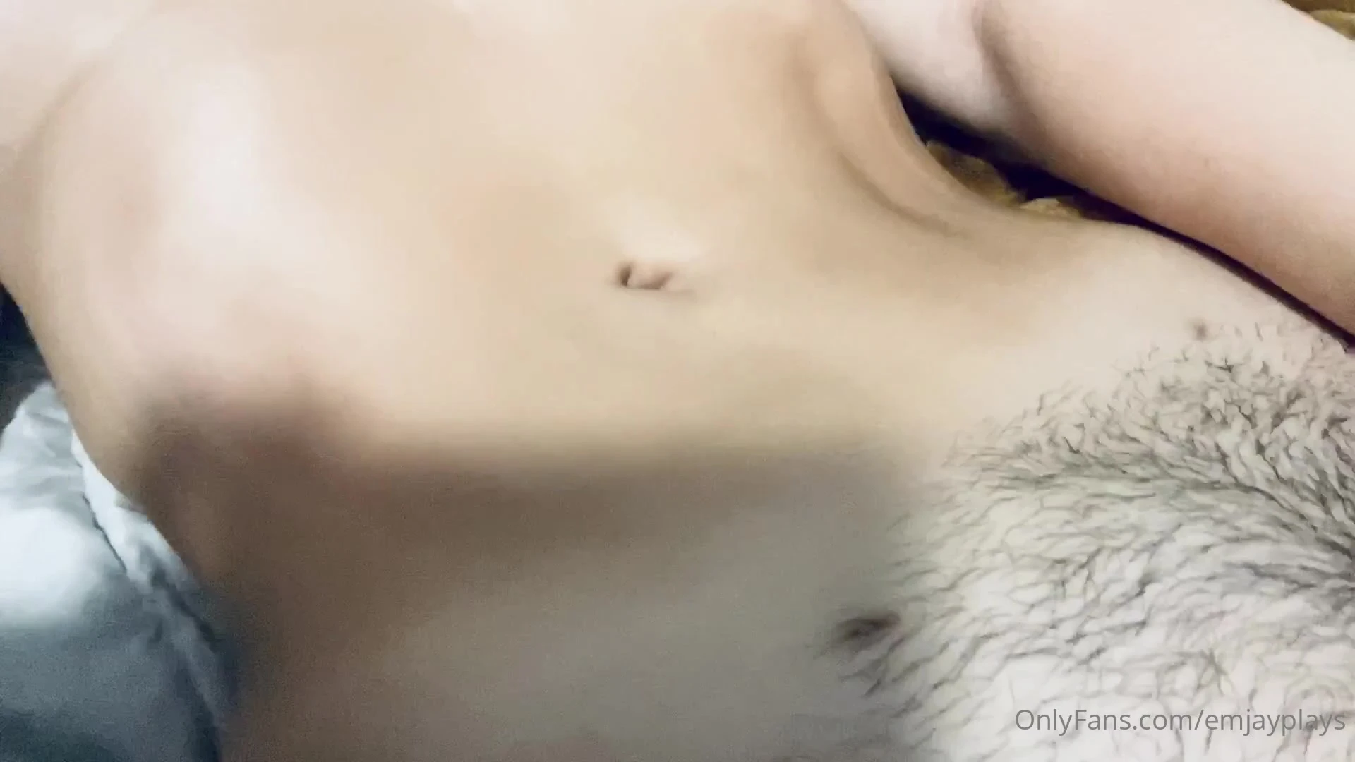 wet girl Emily Rinaudo cant resist touching herself hard on cam onlyfans leak video