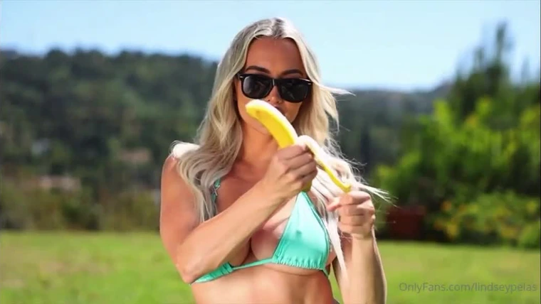 wild sexy damsel Lindsey Pelas deepthroat banana wearing a sexy bikini