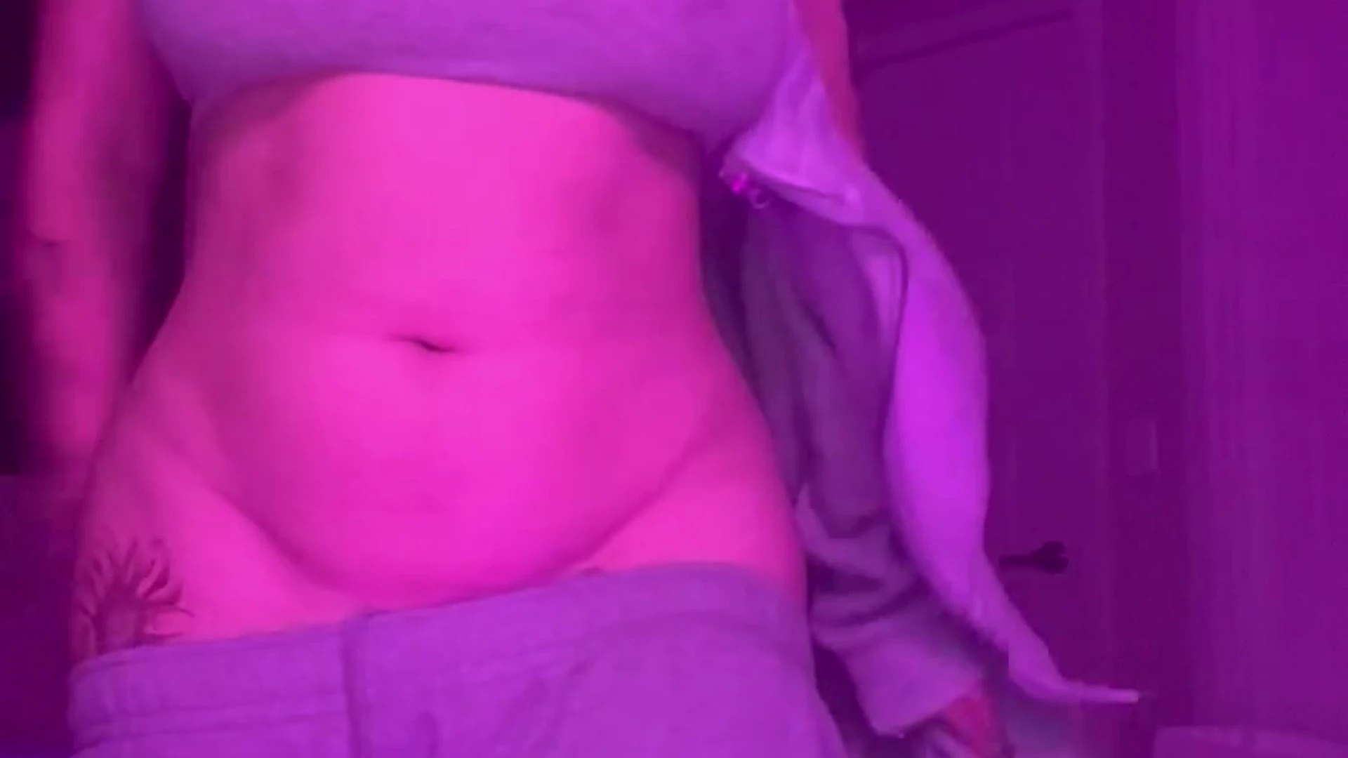 horny girl Katrina Marie masturbates hard on chair and squirts everywhere leaked onlyfans