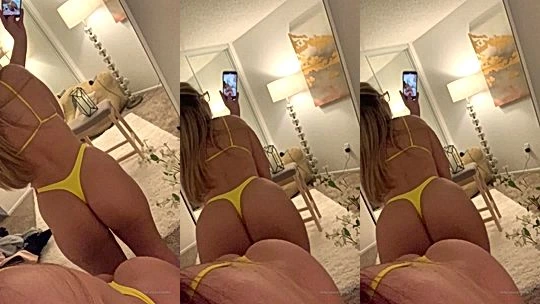 leaked onlyfans bitch Haleigh Cox front of mirror booty tease like a sexy slut leaked onlyfans video