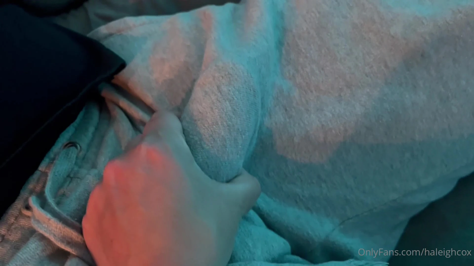 onlyfans leak bitch Haleigh Cox  begs for cock while she record it leaked onlyfans porn