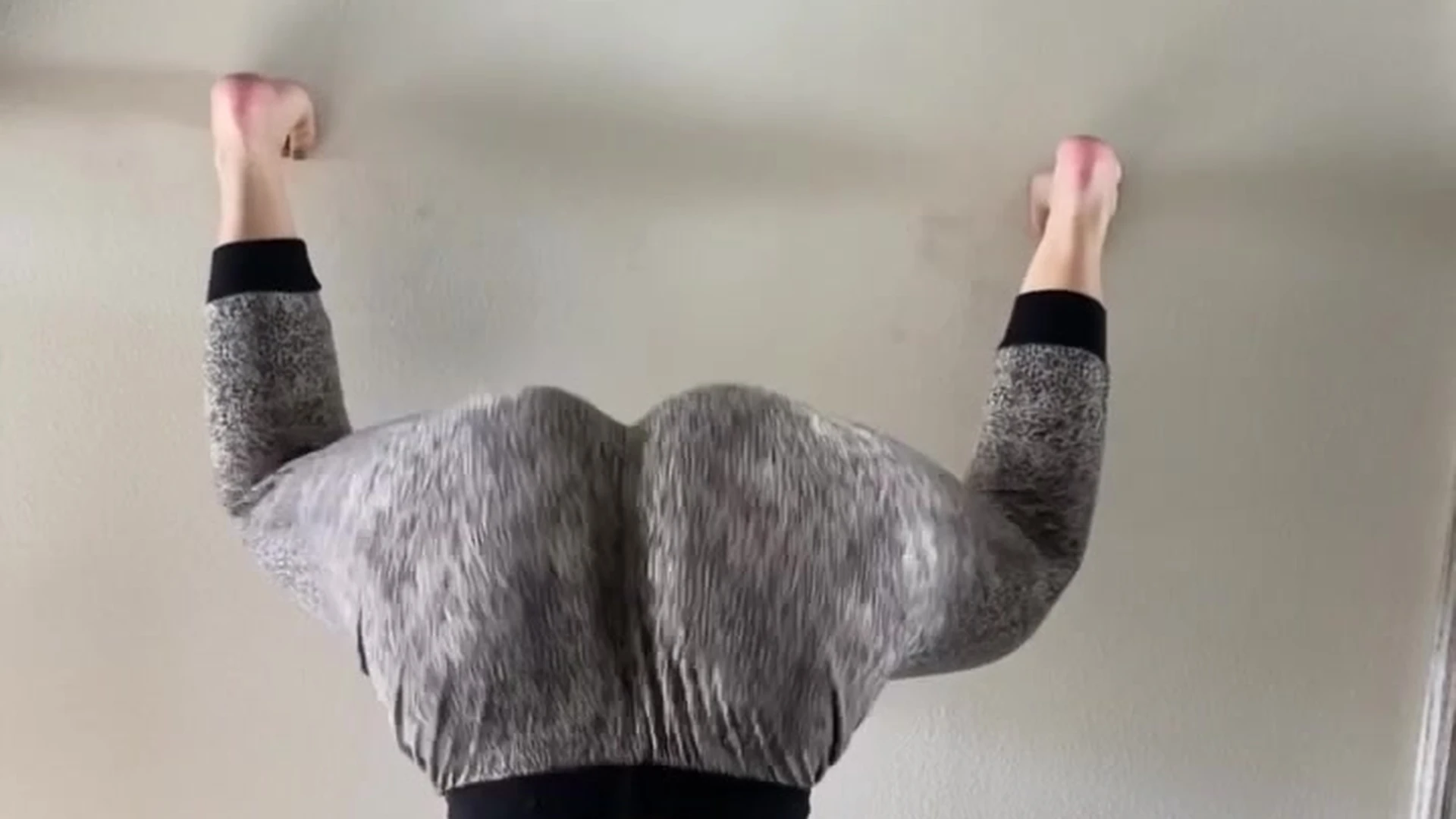 you like this view? watch me twerk slow, Haleigh Cox’a onlyfans leak ass twerk video